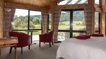 Accommodation East Suite